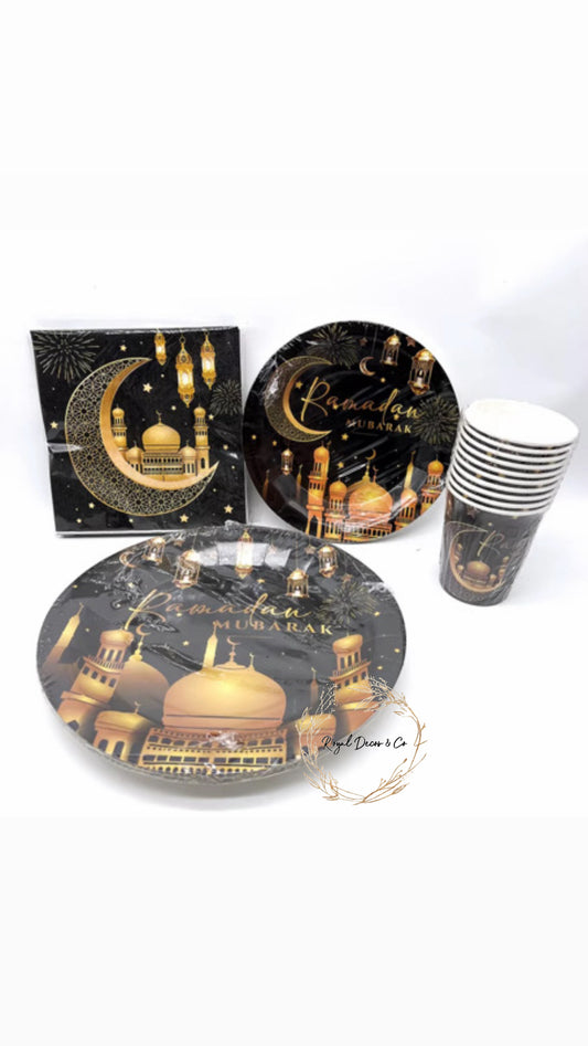 Black Ramadan Mubarak cardboard dinner set