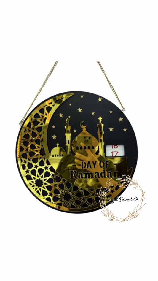 Black/gold hanging Countdown calendar