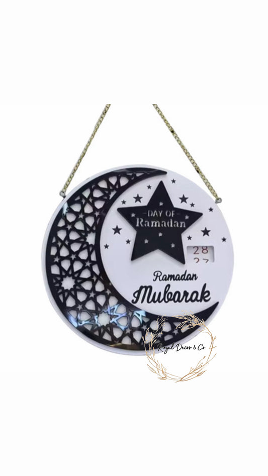 White/black hanging Countdown calendar